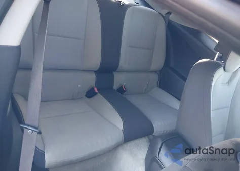 2013 Chevrolet Camaro 1Ls z USA, uszkodzony, nr VIN 2G1FE1E34D9226003